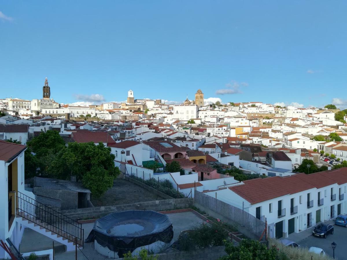 Buhardilla Rustica Mirando A Santa Catalina Lägenhet Jerez De Los Caballeros Exteriör bild